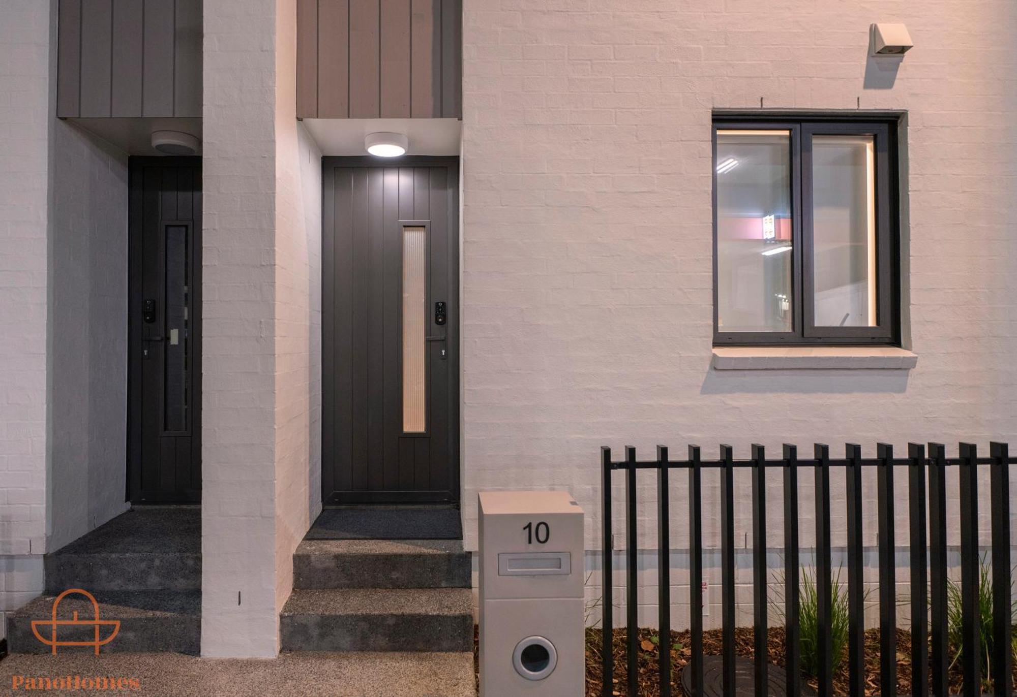 Modern Townhouse Close To City With Full Kitchen - Ellerslie オークランド エクステリア 写真
