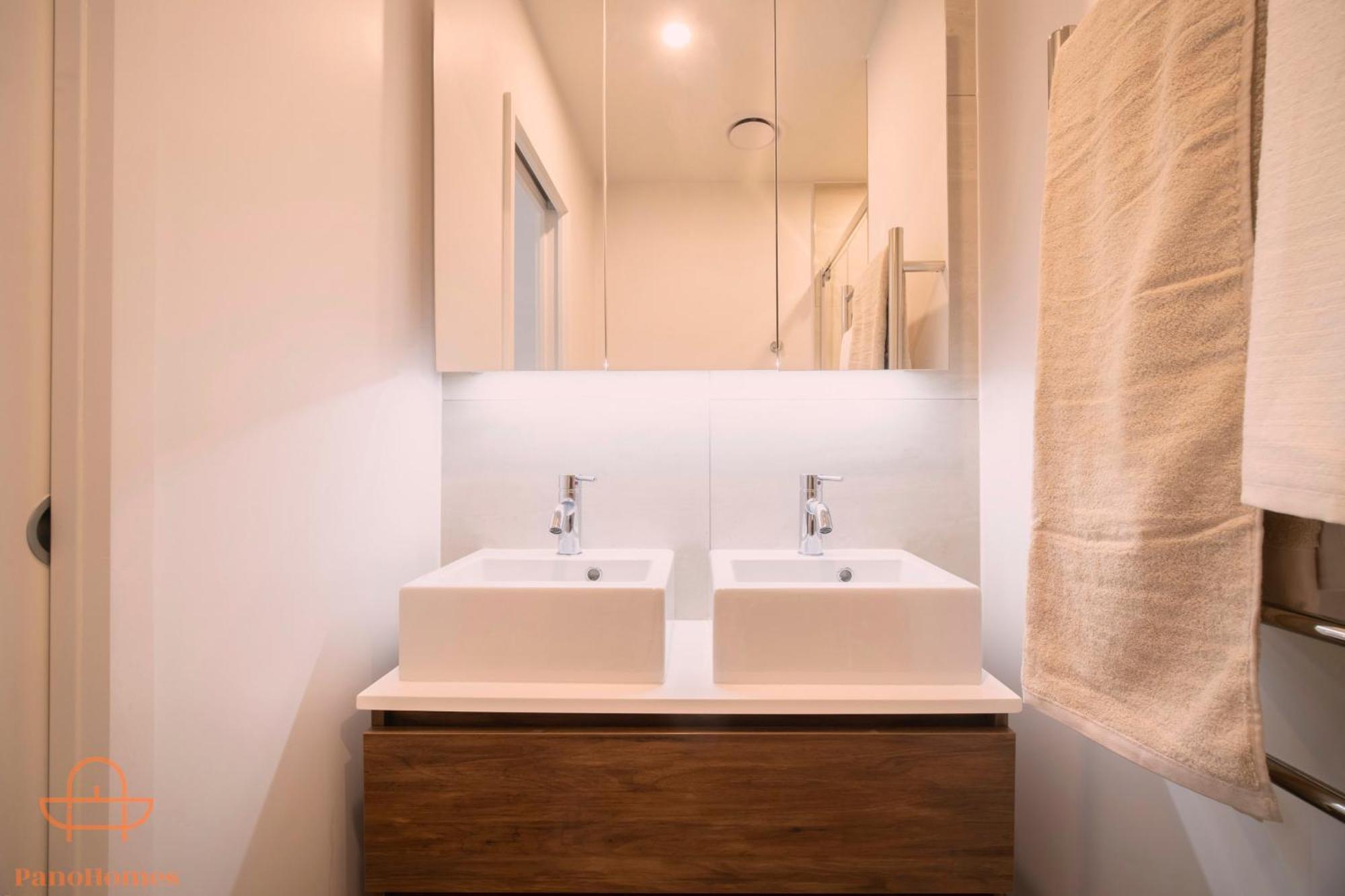 Modern Townhouse Close To City With Full Kitchen - Ellerslie オークランド エクステリア 写真
