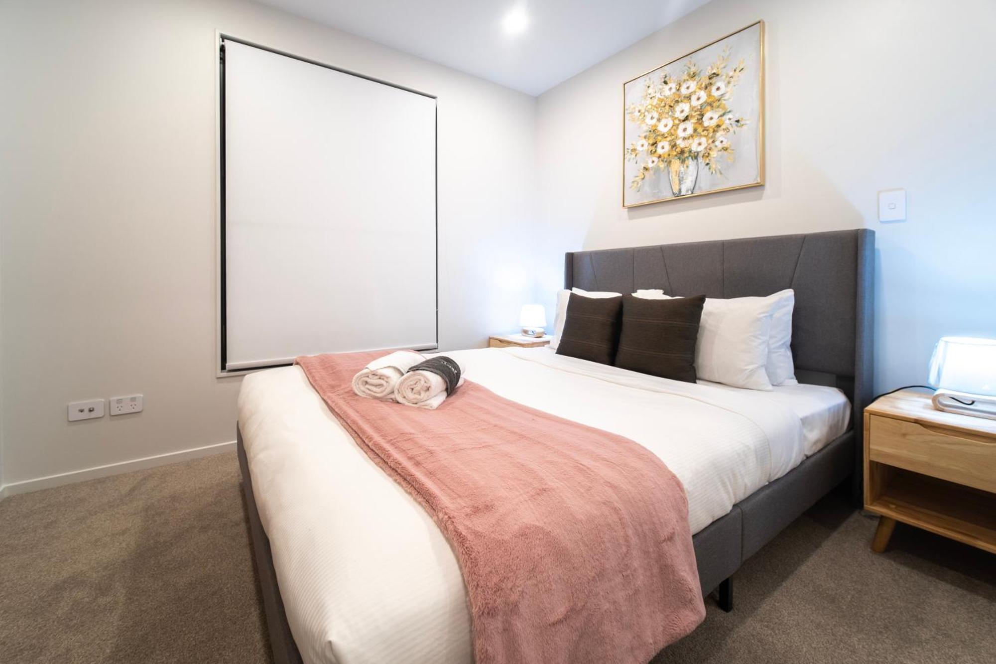 Modern Townhouse Close To City With Full Kitchen - Ellerslie オークランド エクステリア 写真