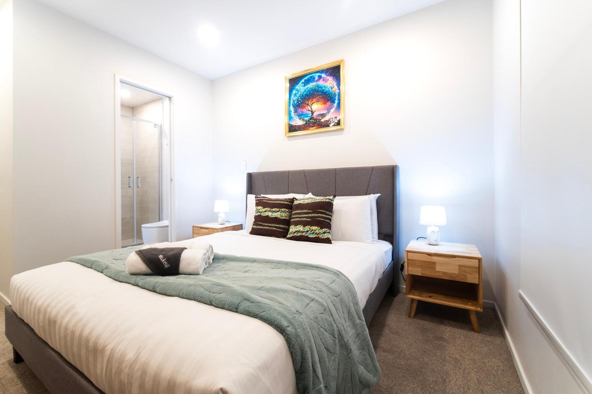 Modern Townhouse Close To City With Full Kitchen - Ellerslie オークランド エクステリア 写真