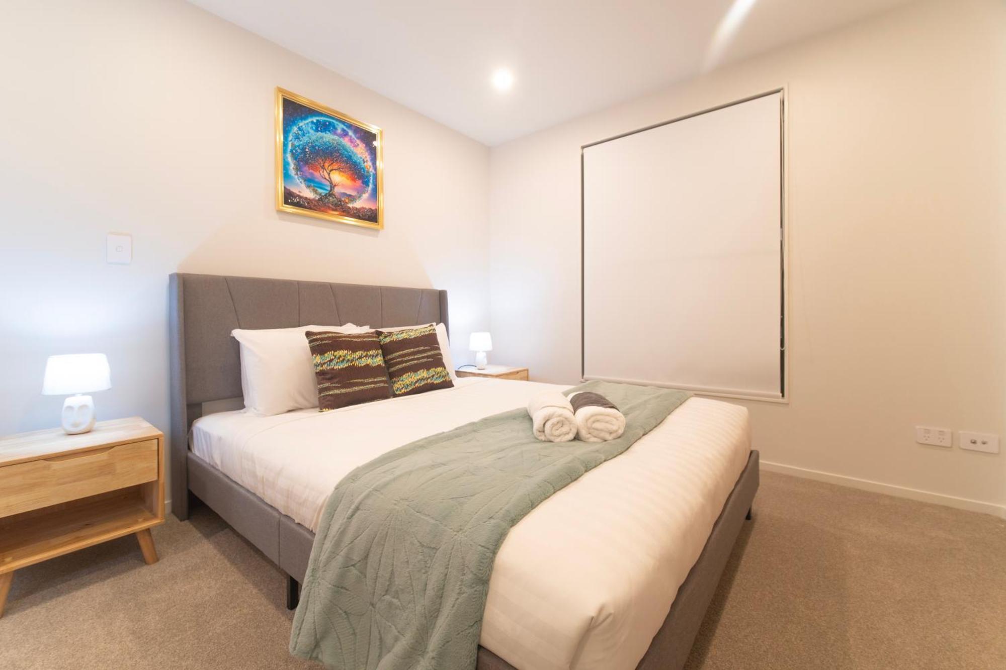 Modern Townhouse Close To City With Full Kitchen - Ellerslie オークランド エクステリア 写真